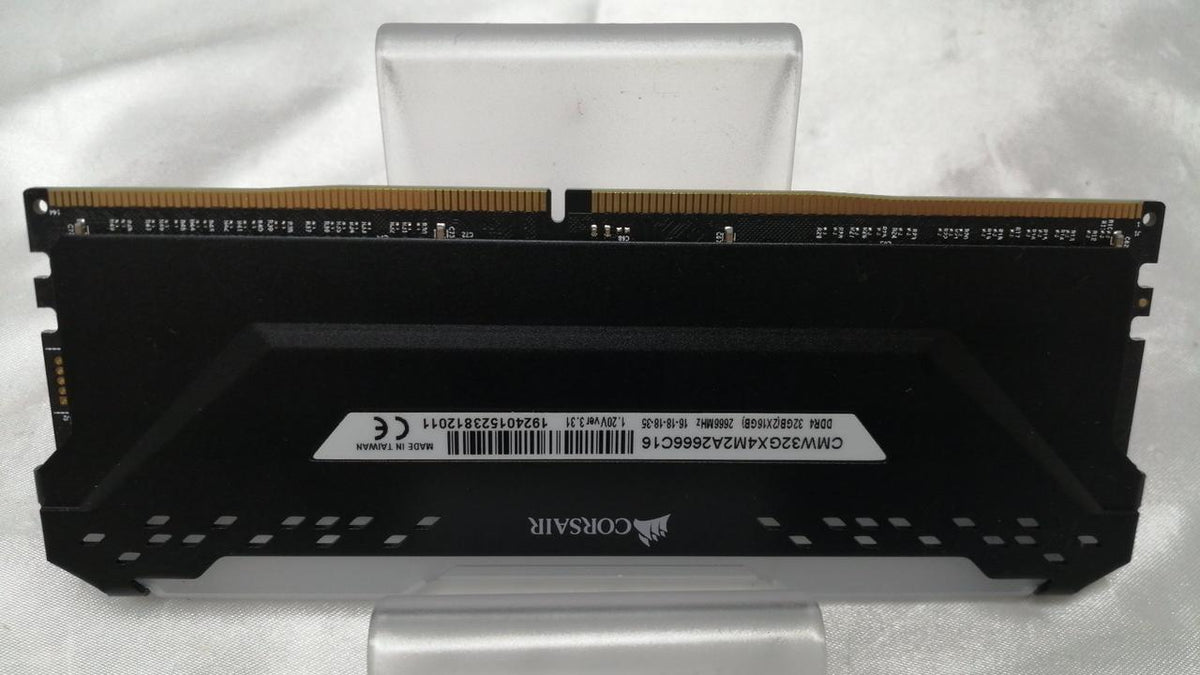 CORSAIR PC Memory CMW32GX4M2A2666C16
