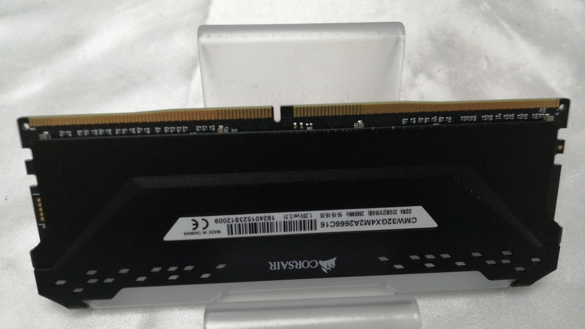 CORSAIR PC Memory CMW32GX4M2A2666C16