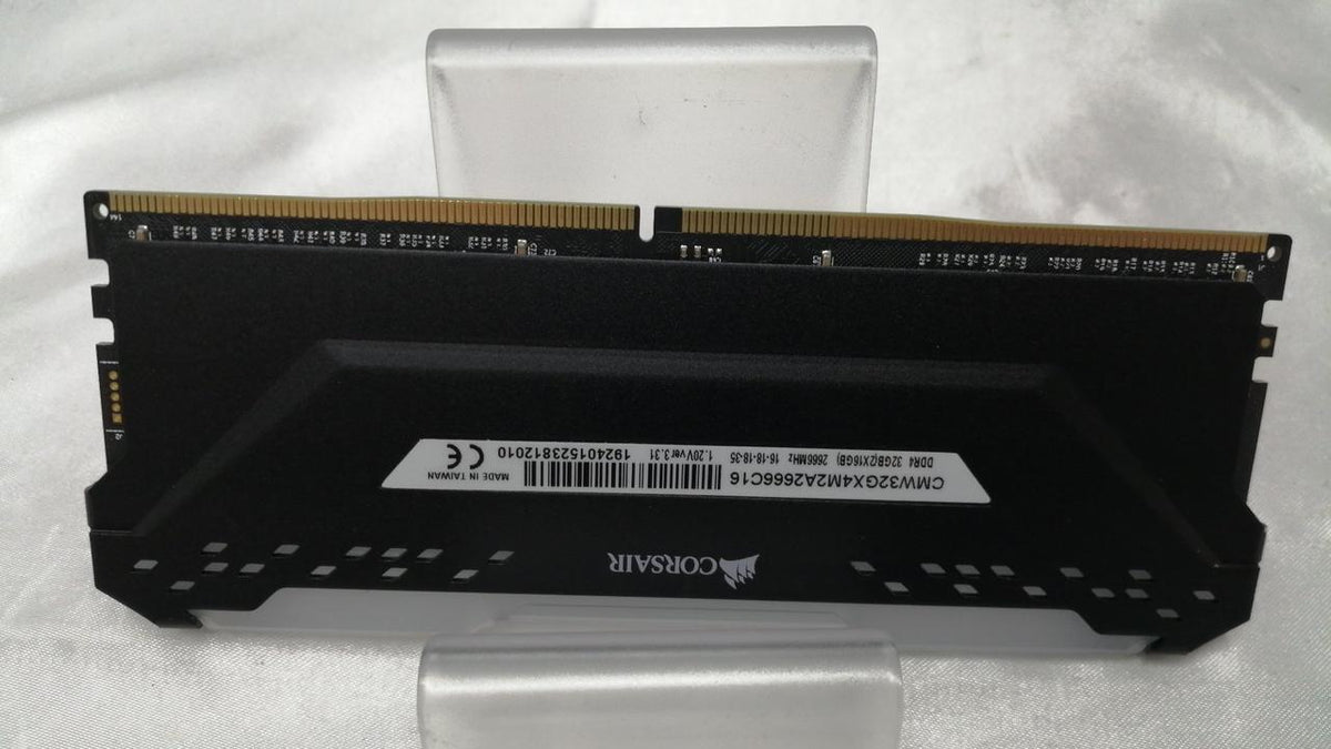 CORSAIR PC Memory CMW32GX4M2A2666C16