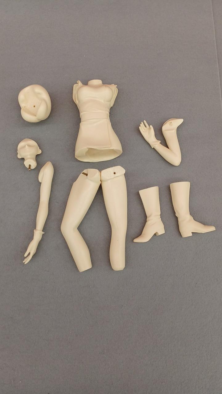 unclear Garage Kit Emma Sheen - Banzai Thrifting | BanzaiHobby