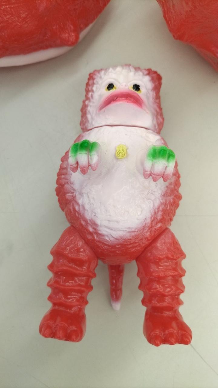 BEARMODEL Sofubi Garamon Garadama