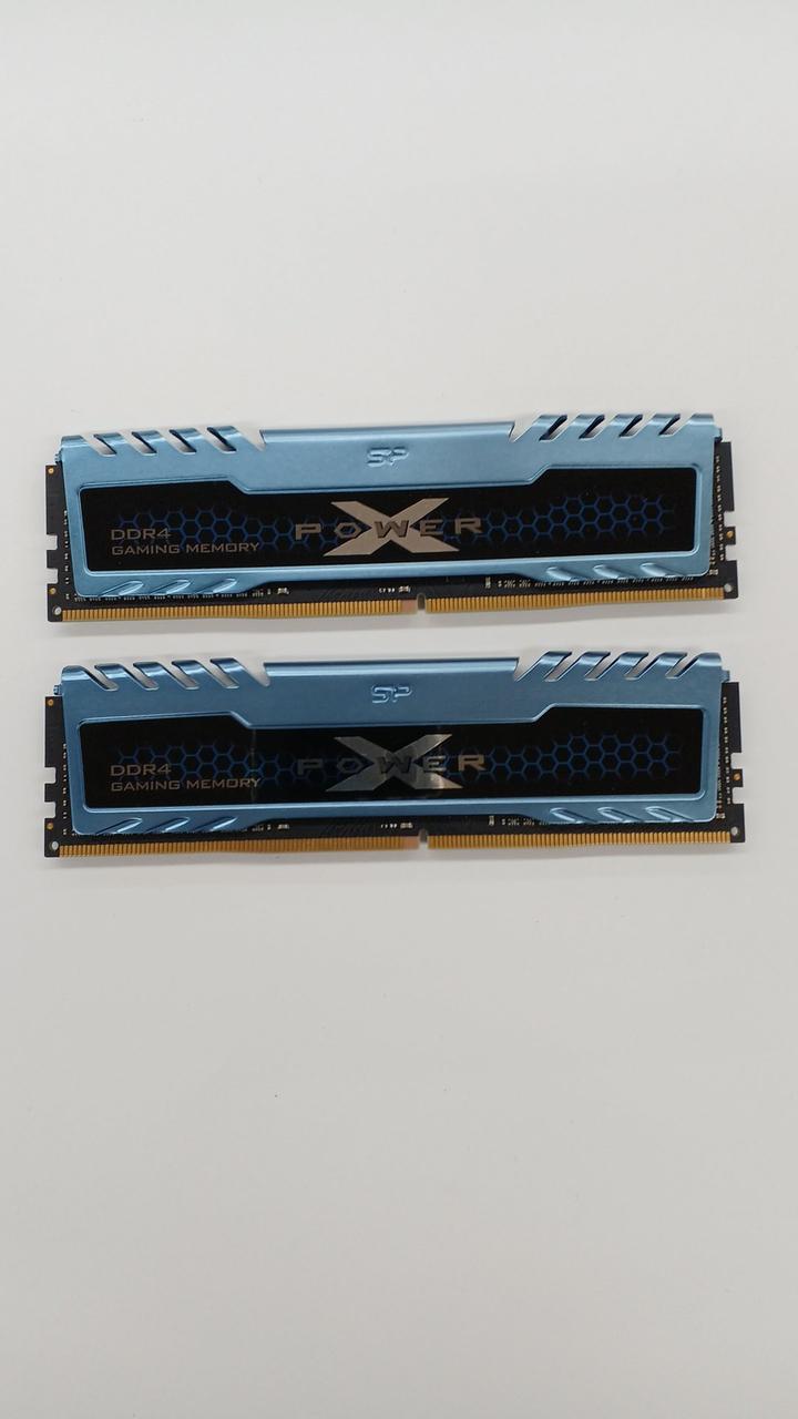 SILICON POWER Two Desktop Memory Sticks SP008GXLZU266BSA