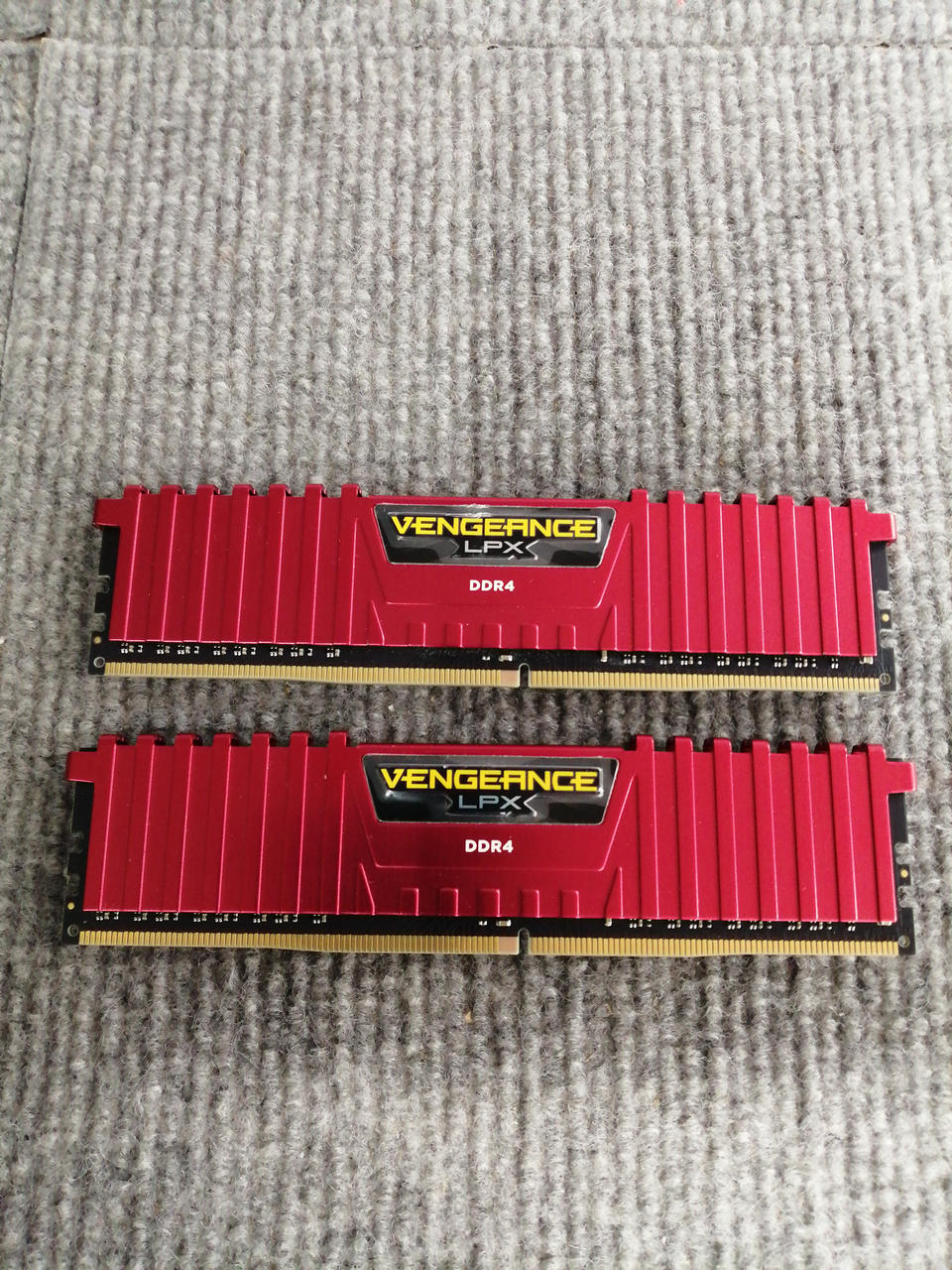 CORSAIR PC Memory CMK16GX4M2A2666C16R