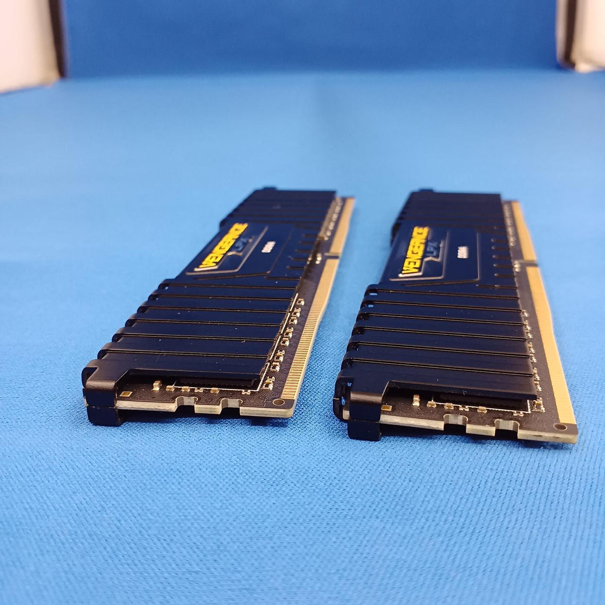 CORSAIR Memory: 8GB×2/CMK16GX4M2A2666C16 CMK16GX4M2A2666C16