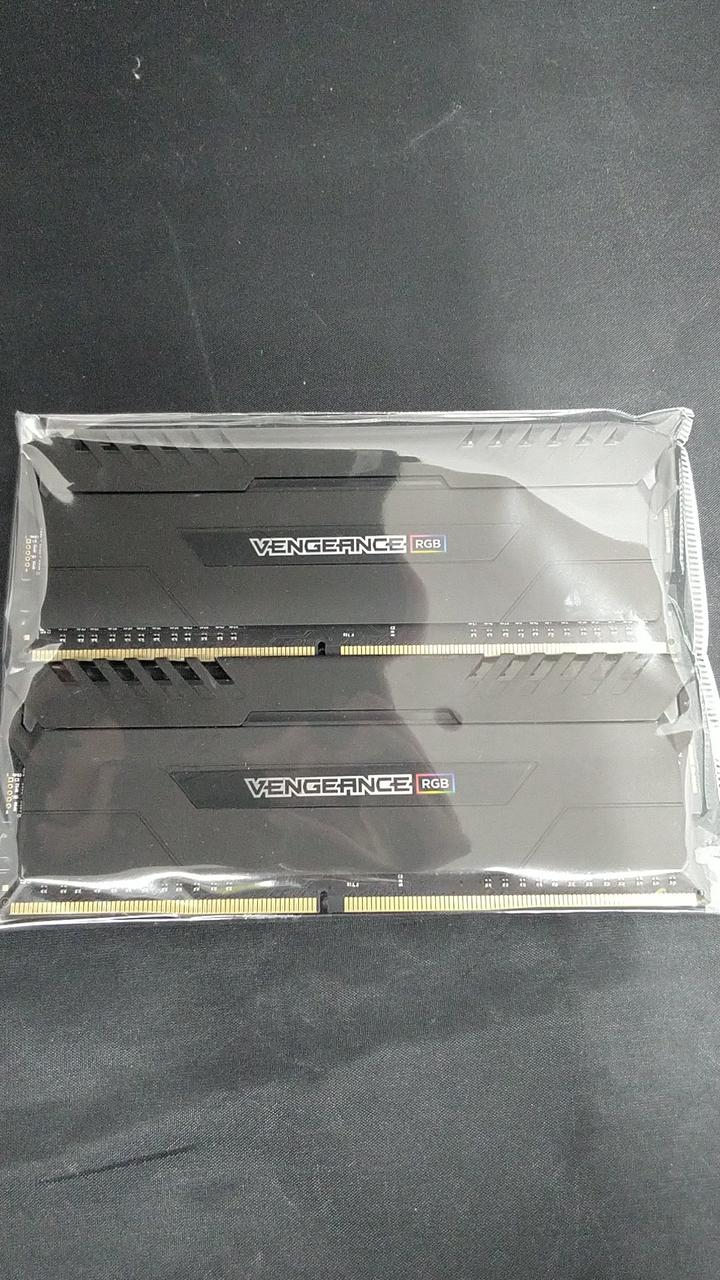 CORSAIR VENGEANCE DDR4-3000 PC Memory (16GB 8GB x 2) CMR16GX4M2C3000C16