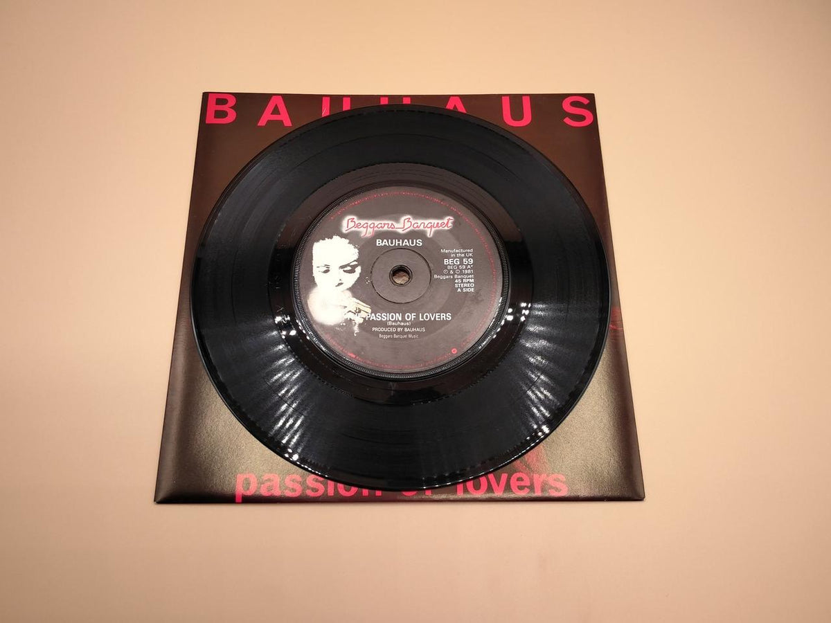 BEGGARS BANQUET 7-inch Western Music THE PASSION OF LOVERS BEG 59
