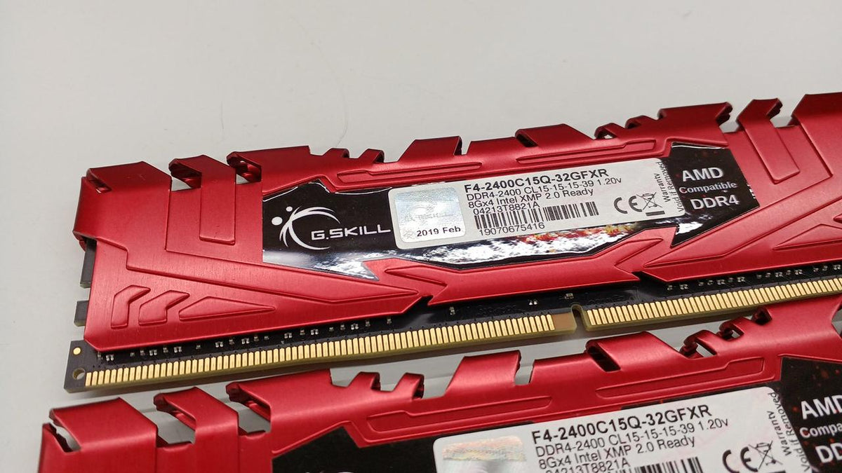 G.SKILL DDR4 8GB x2 F4-2400C15Q-32GFXR