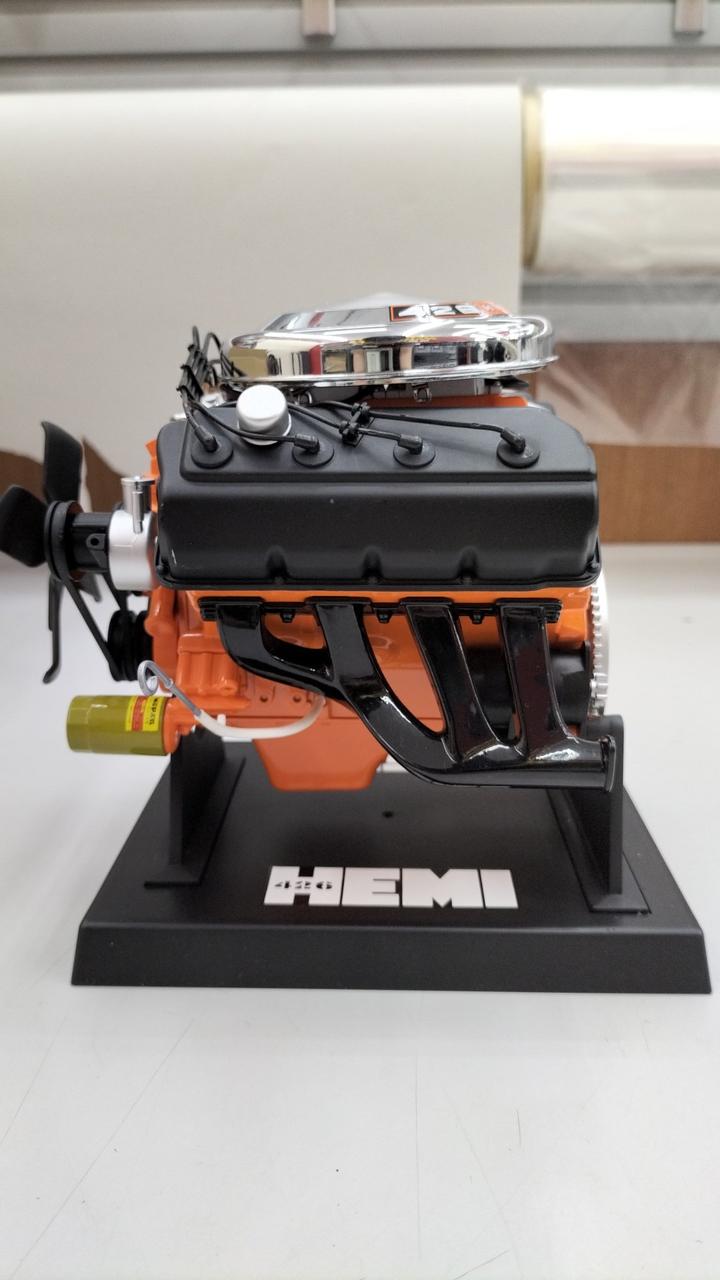 HEMI 1/6 V-8 Engine Model