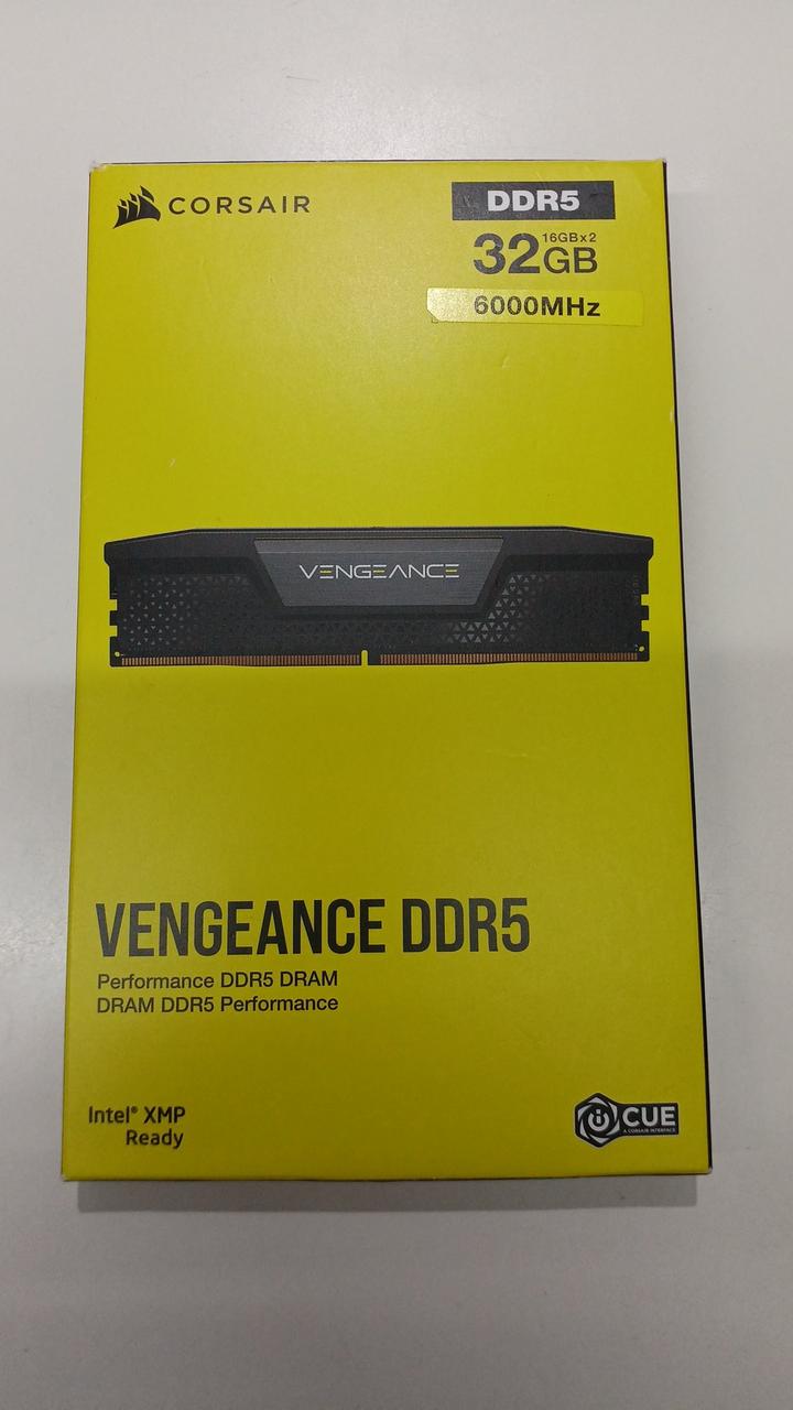 CORSAIR DDR5 16GB×2 CMK32GX5M2E6000C36