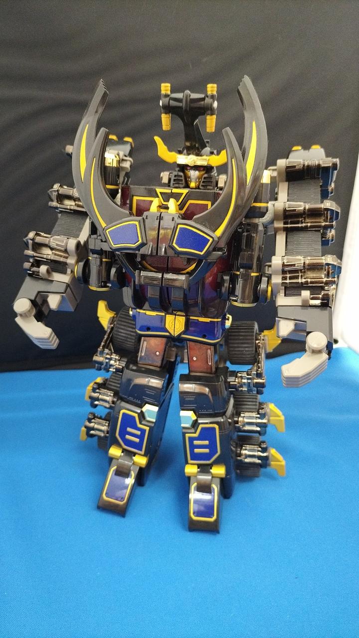 BANDAI DX Chogokin Jinrai Gattai Goraijin Ninpuu Sentai Hurricaneger