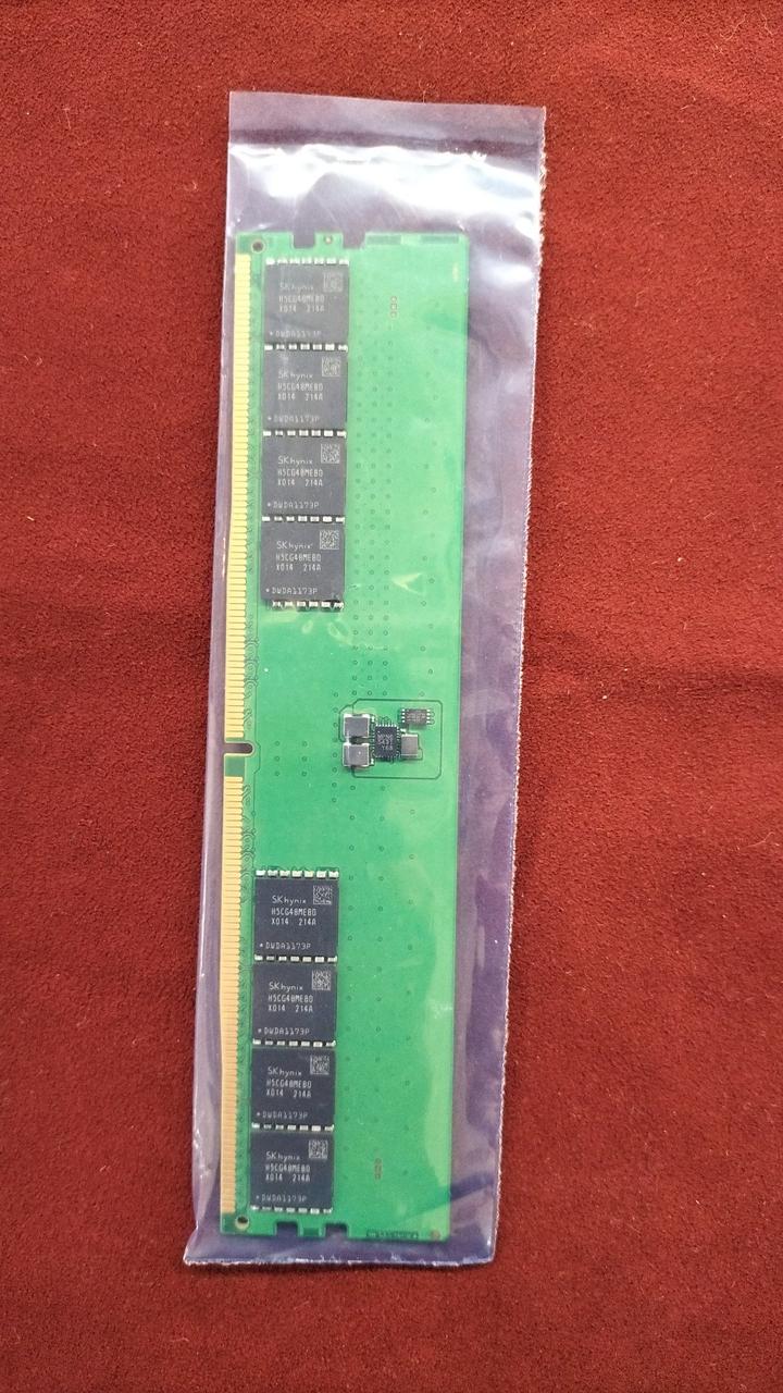SKHYNIX Memory: 32GB DDR5 PC5-4800B