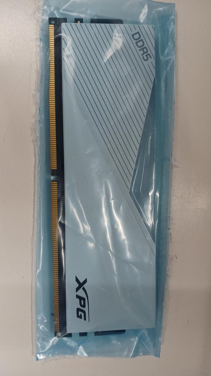 XPG Desktop Memory AX5U5600C3616G-DCLARWH-DP