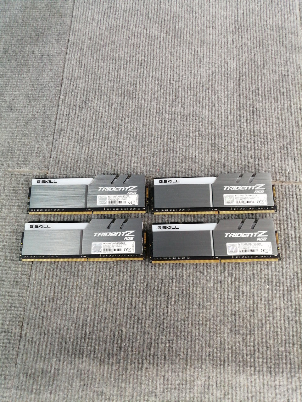 G.SKILL PC Memory F4-3200C16D 16GTZR
