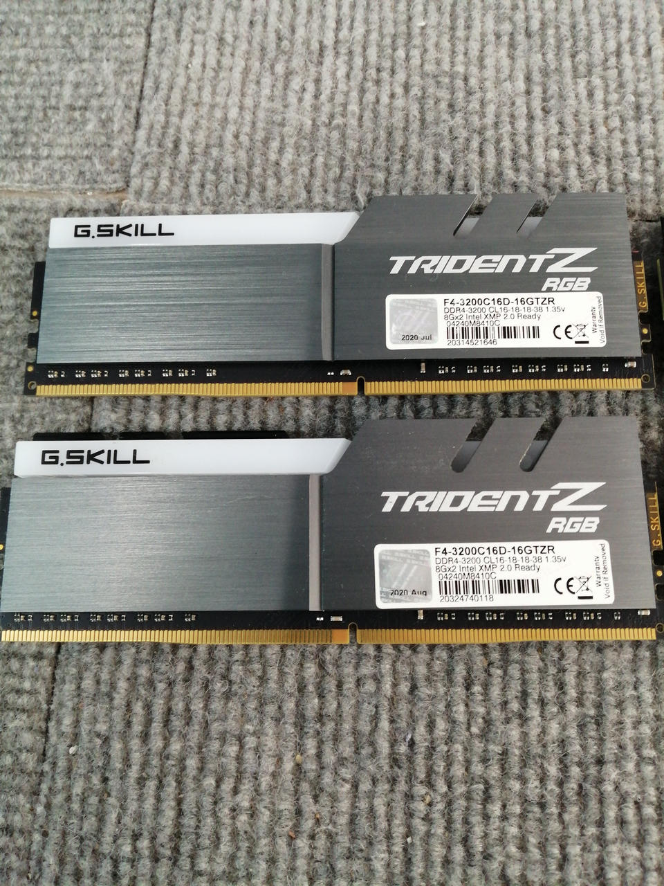 G.SKILL PC Memory F4-3200C16D 16GTZR