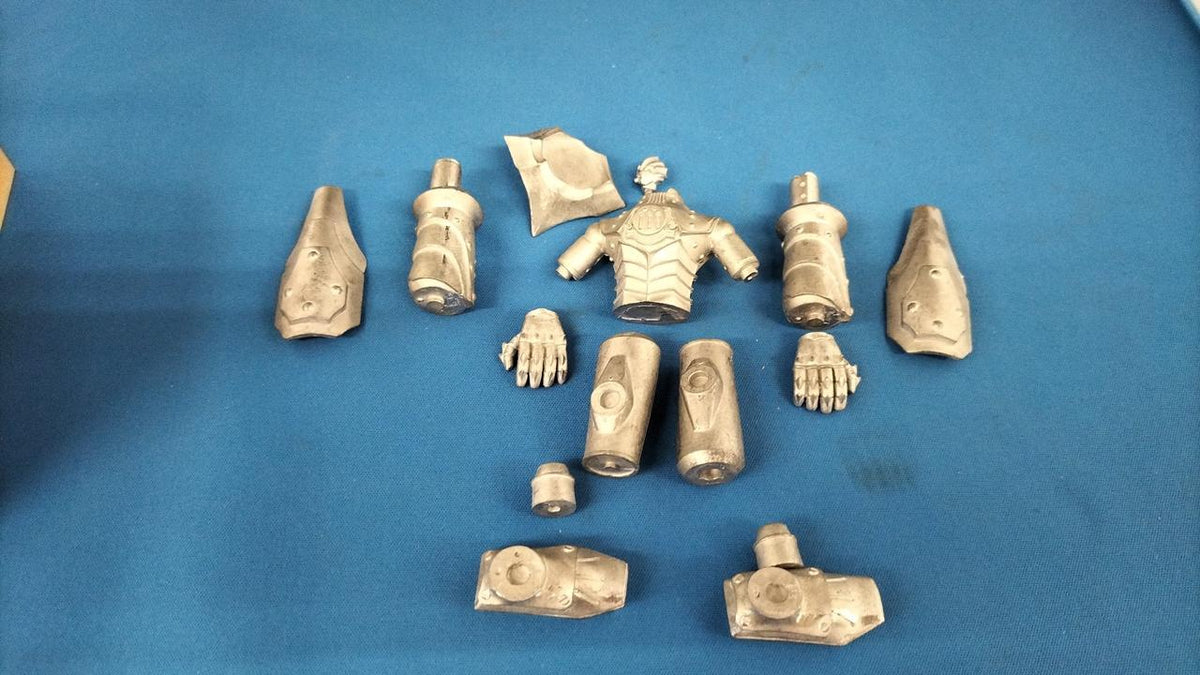 Movic THE Big O Metal Figure (Assembly Kit) THE Big O - Banzai Thrifting | BanzaiHobby