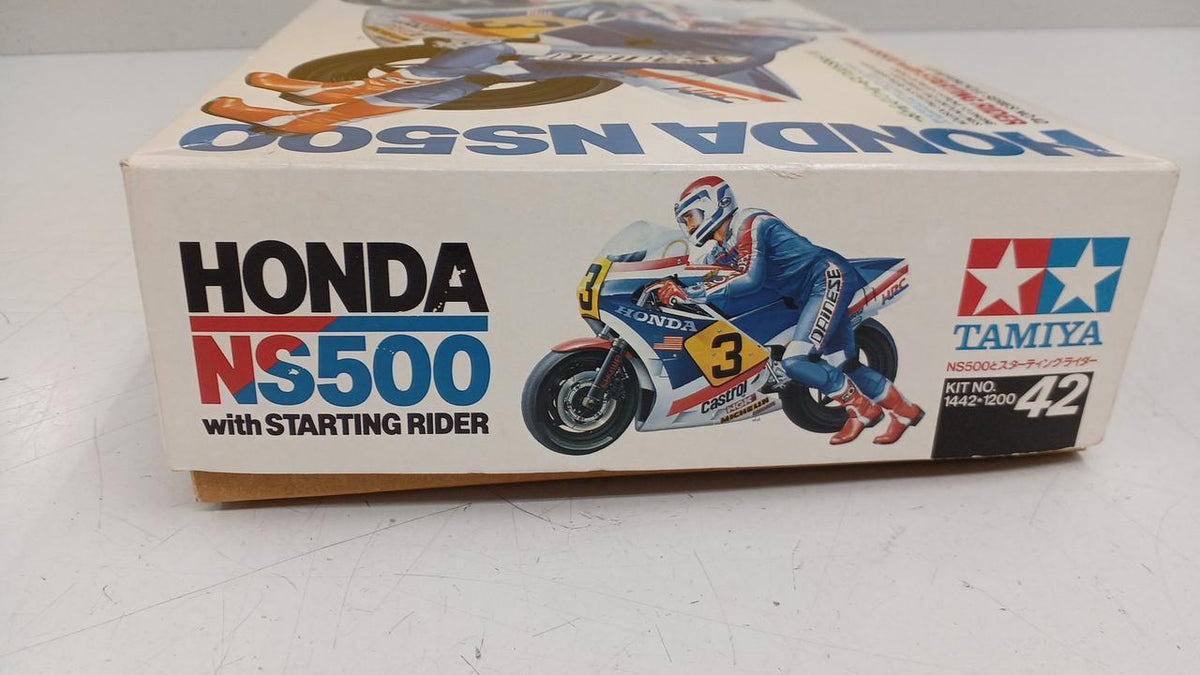TAMIYA Plastic Model 1/12 Honda NS500 and Starting Rider