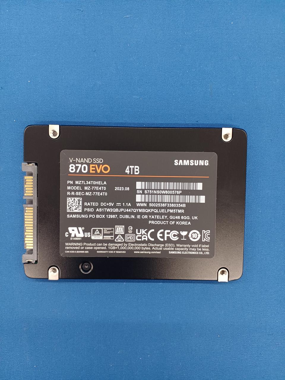 SAMSUNG SATA SSD MZ-77E4T0