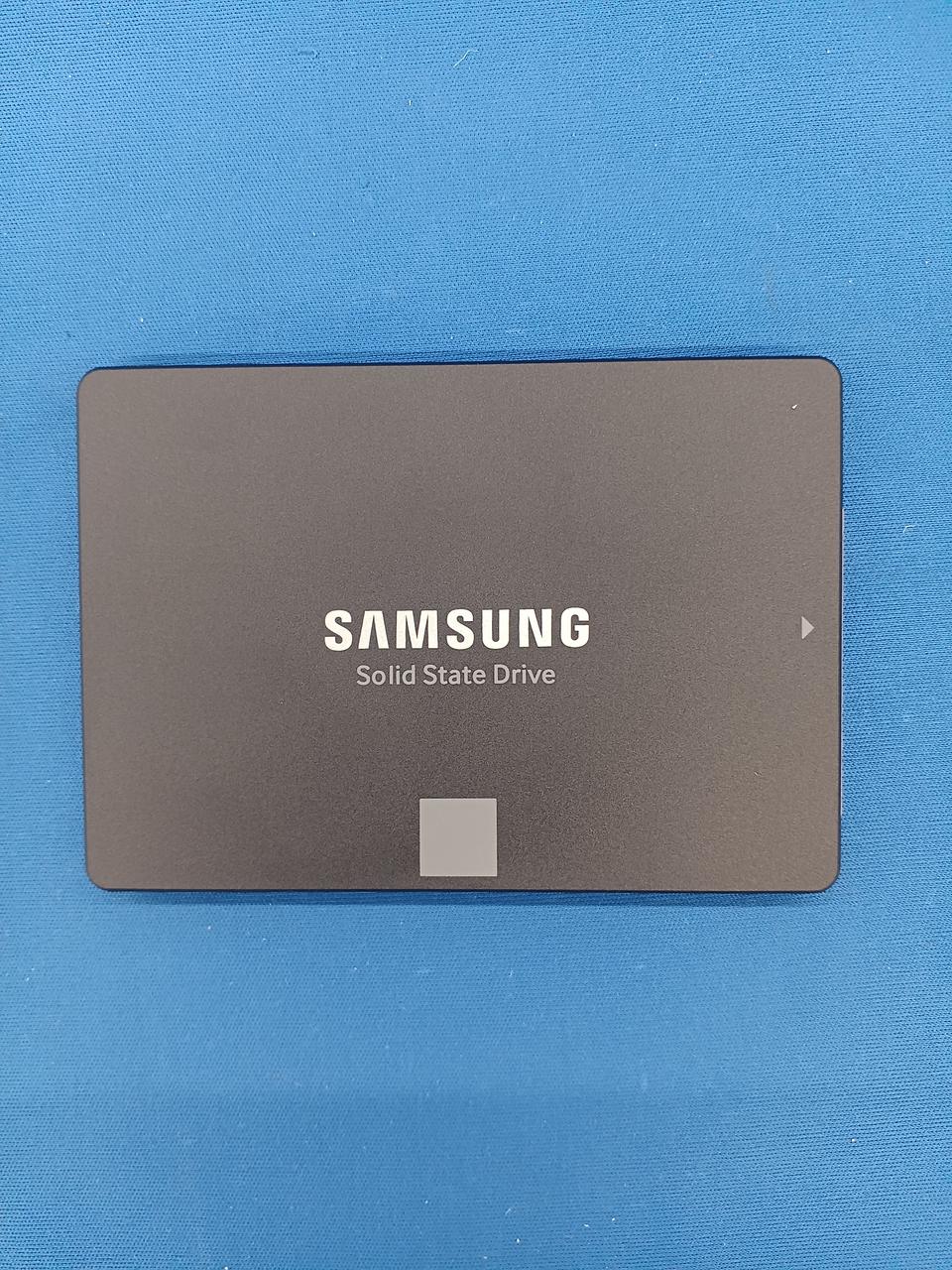 SAMSUNG SATA SSD MZ-77E4T0