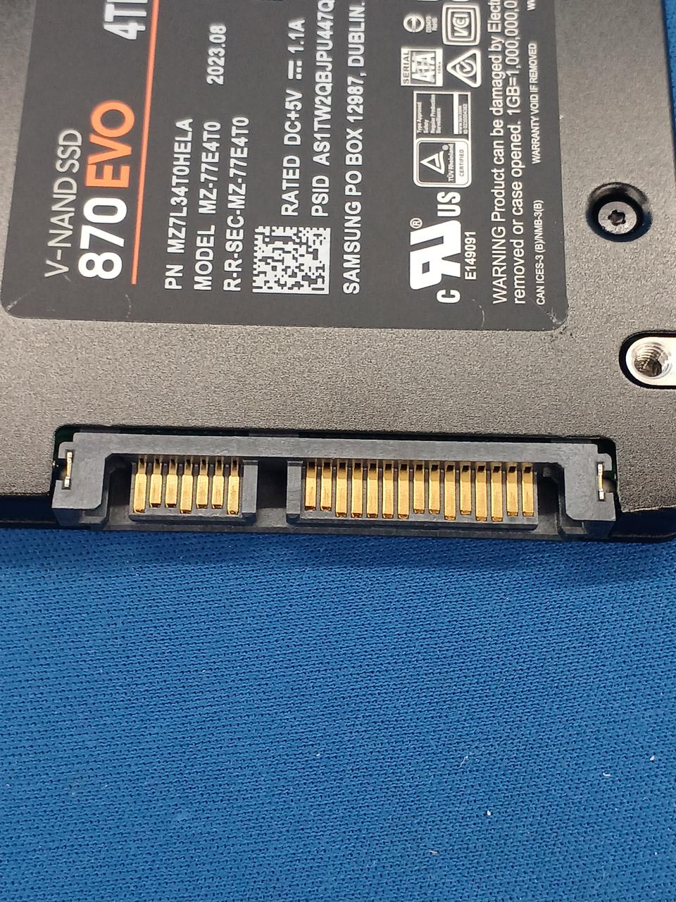 SAMSUNG SATA SSD MZ-77E4T0