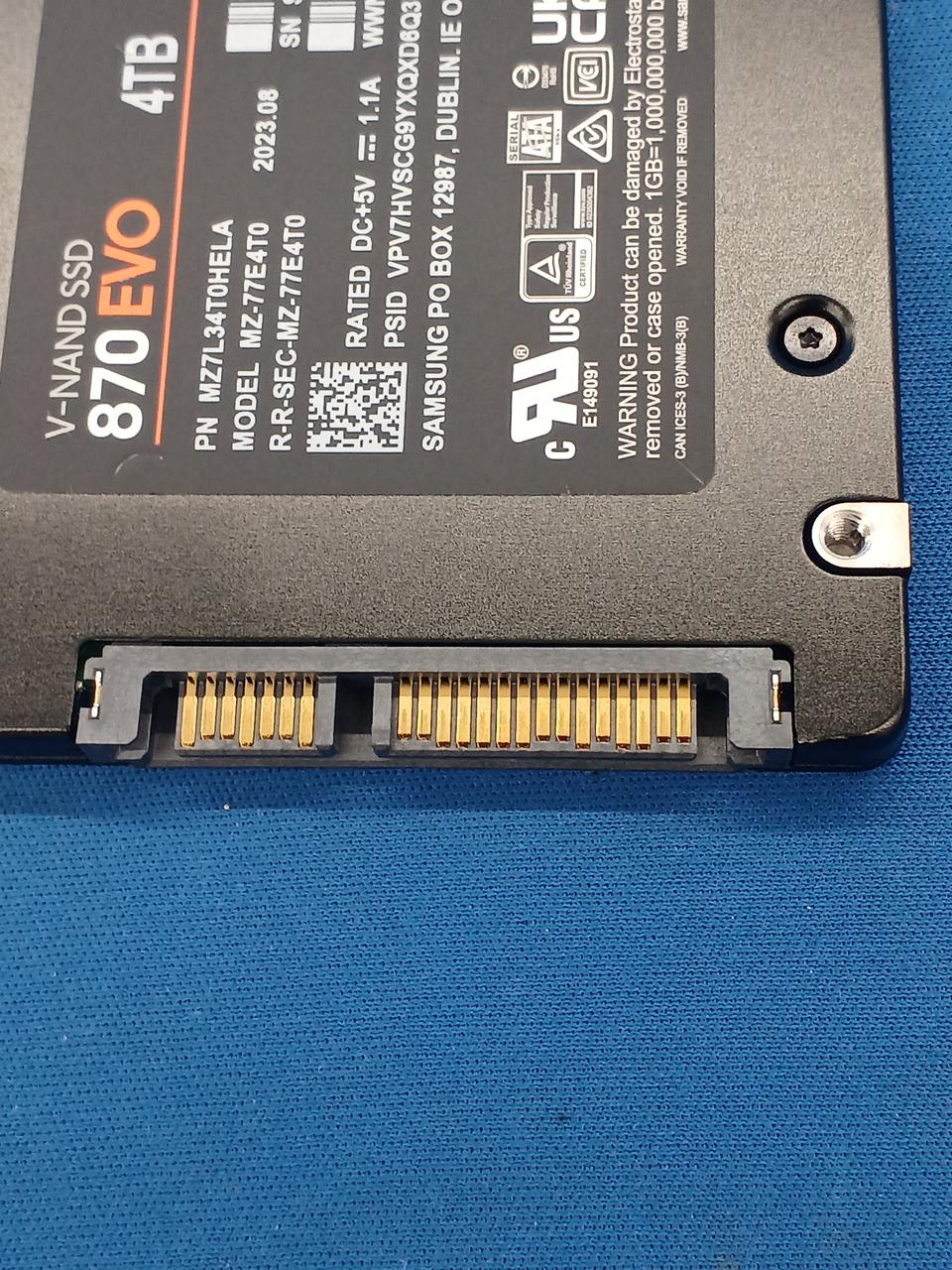 SAMSUNG SATA SSD MZ-77E4T0