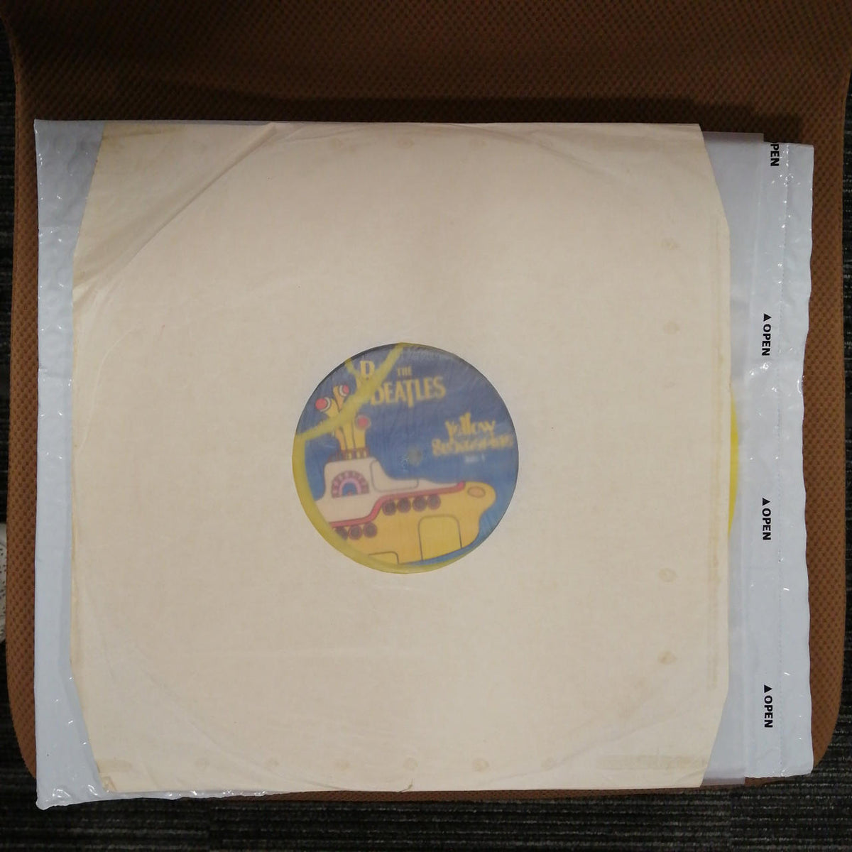 APPLE RECORDS THE BEATLES/YELLOW SUBMARINE S 7243 5 21481 1 0