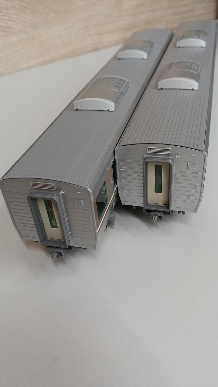 TOMIX HO Cage 223-2000 Series HO-9114 Suburban Train Add-on Set A (2 cars)