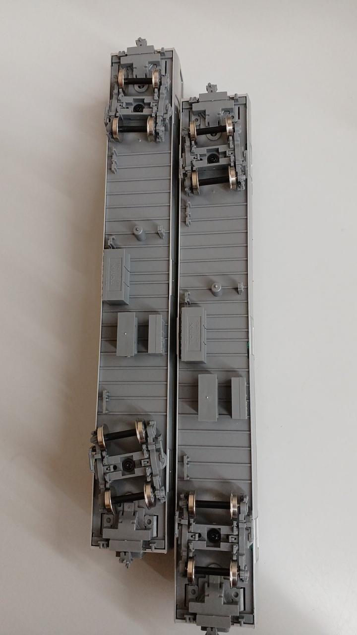 TOMIX HO Cage 223-2000 Series HO-9114 Suburban Train Add-on Set A (2 cars)