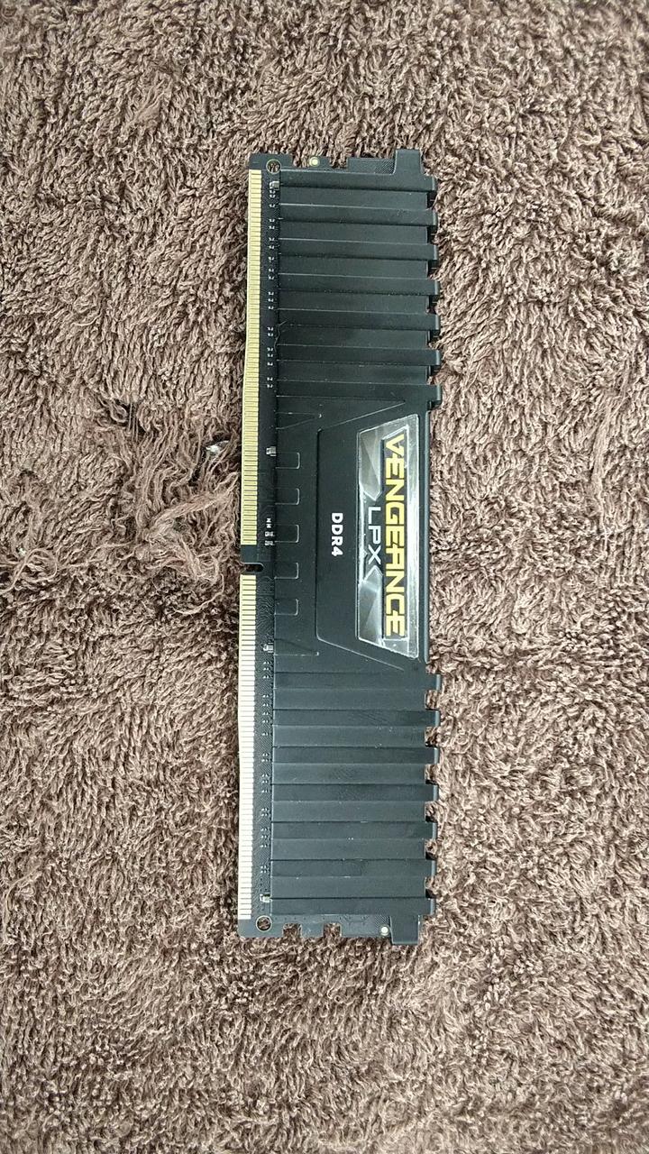 VENGEANCE DDR4(16GB×1) CMK32GX4M2A2666C16