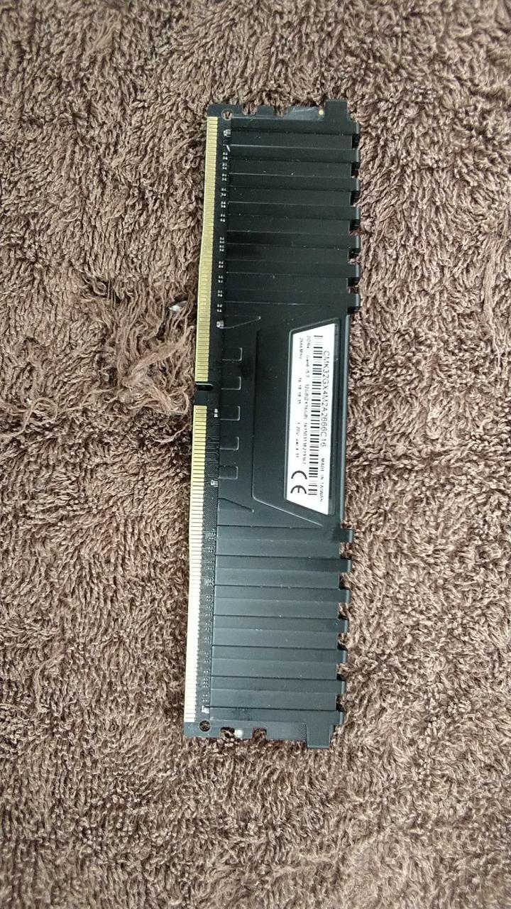 VENGEANCE DDR4(16GB×1) CMK32GX4M2A2666C16