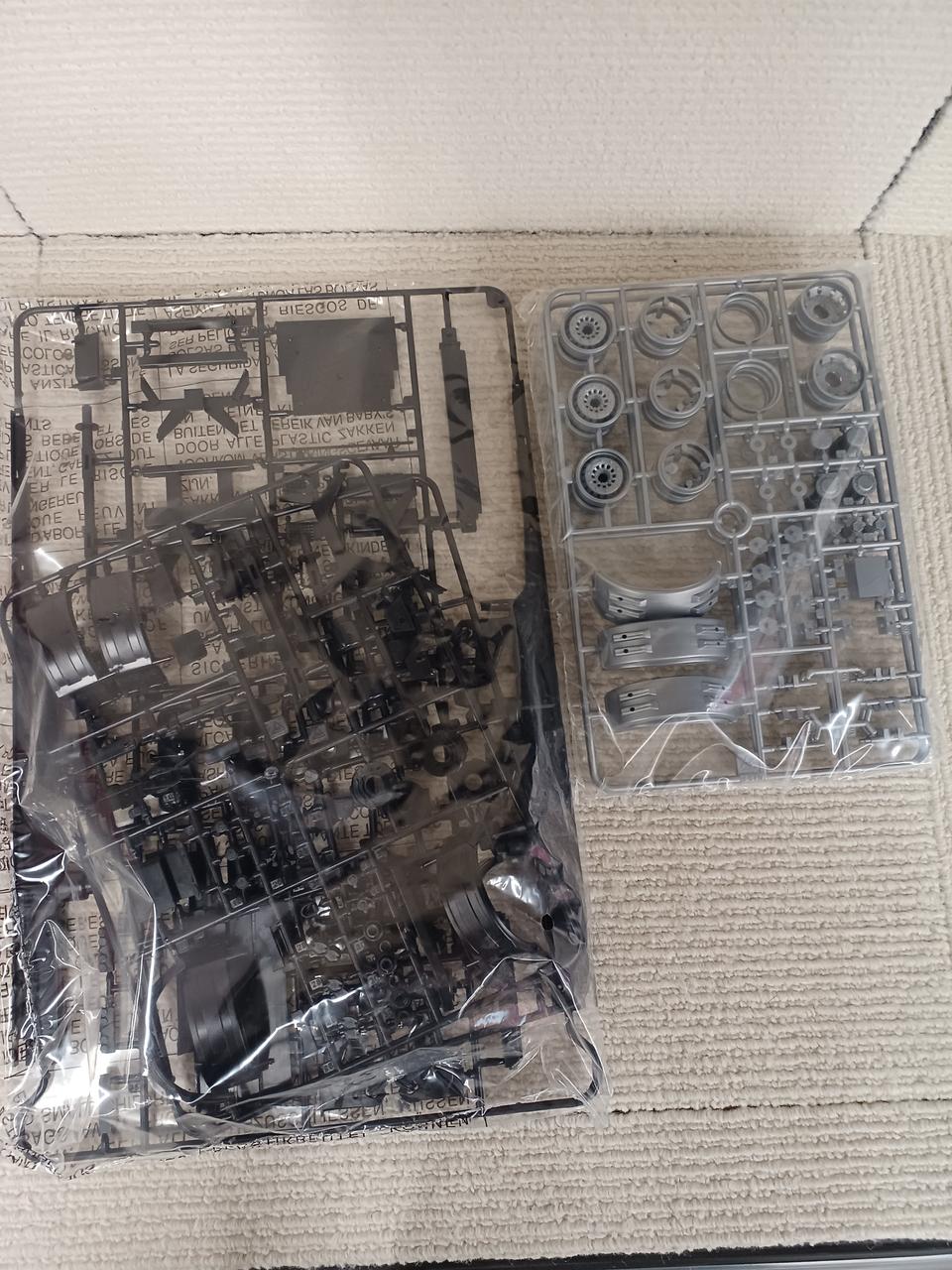 ITALERI 1/24 TECNOKAR 20 CONTAINER TRA