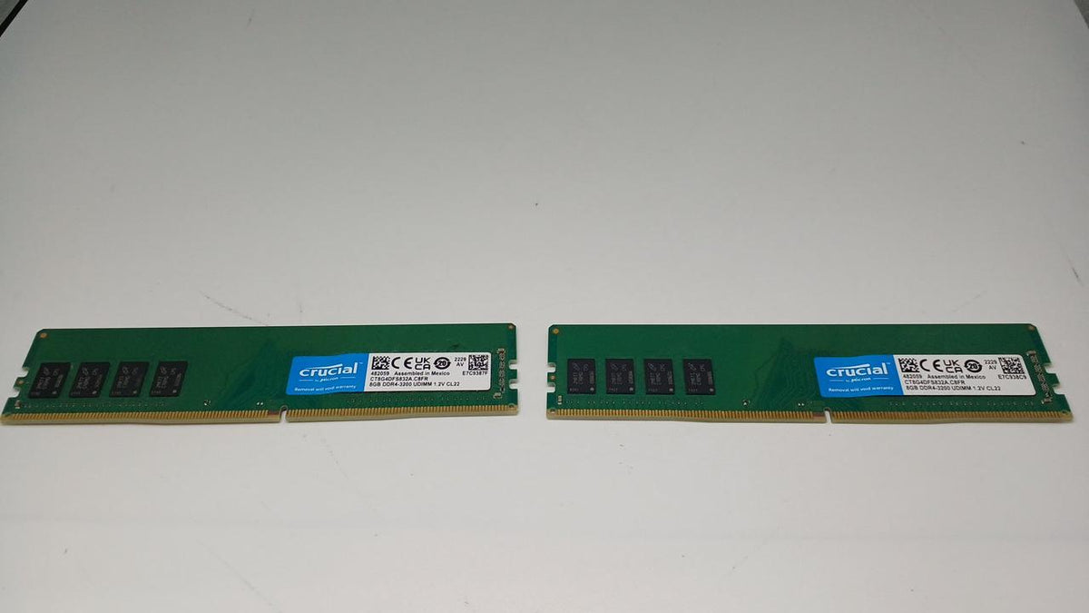 CRUCIAL Memory CT8G4FS832A
