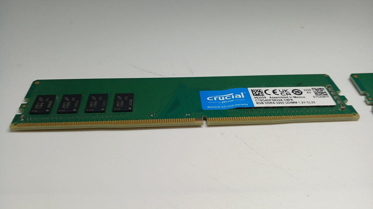 CRUCIAL Memory CT8G4FS832A