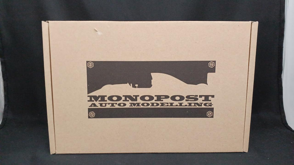 MONOPOST Lotus Renault R30 1/20 Scale Garage Kit - Banzai Thrifting | BanzaiHobby