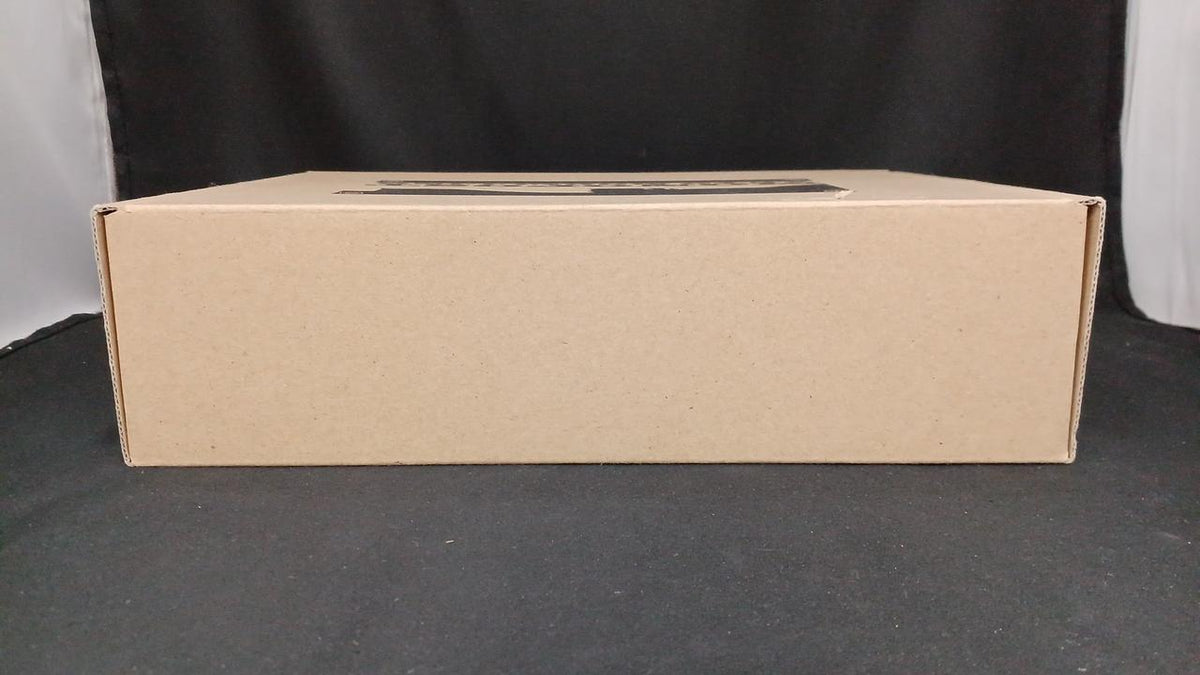 MONOPOST Lotus Renault R30 1/20 Scale Garage Kit - Banzai Thrifting | BanzaiHobby