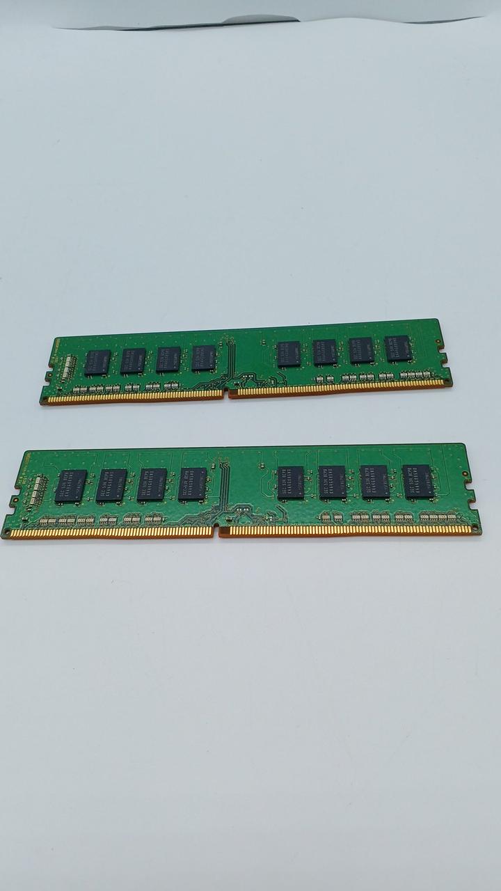 SAMSUNG Memory: DDR4 8GB × 2-Die M378A1G43DB0-CPB