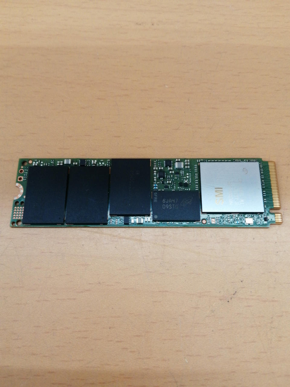 INTEL SSD 1024GB