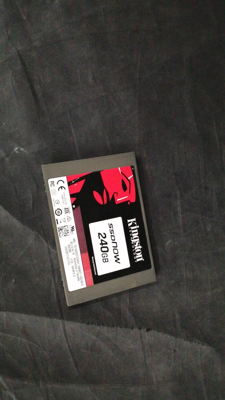 KINGSTON SSD RBU-SC152DS37/240GH