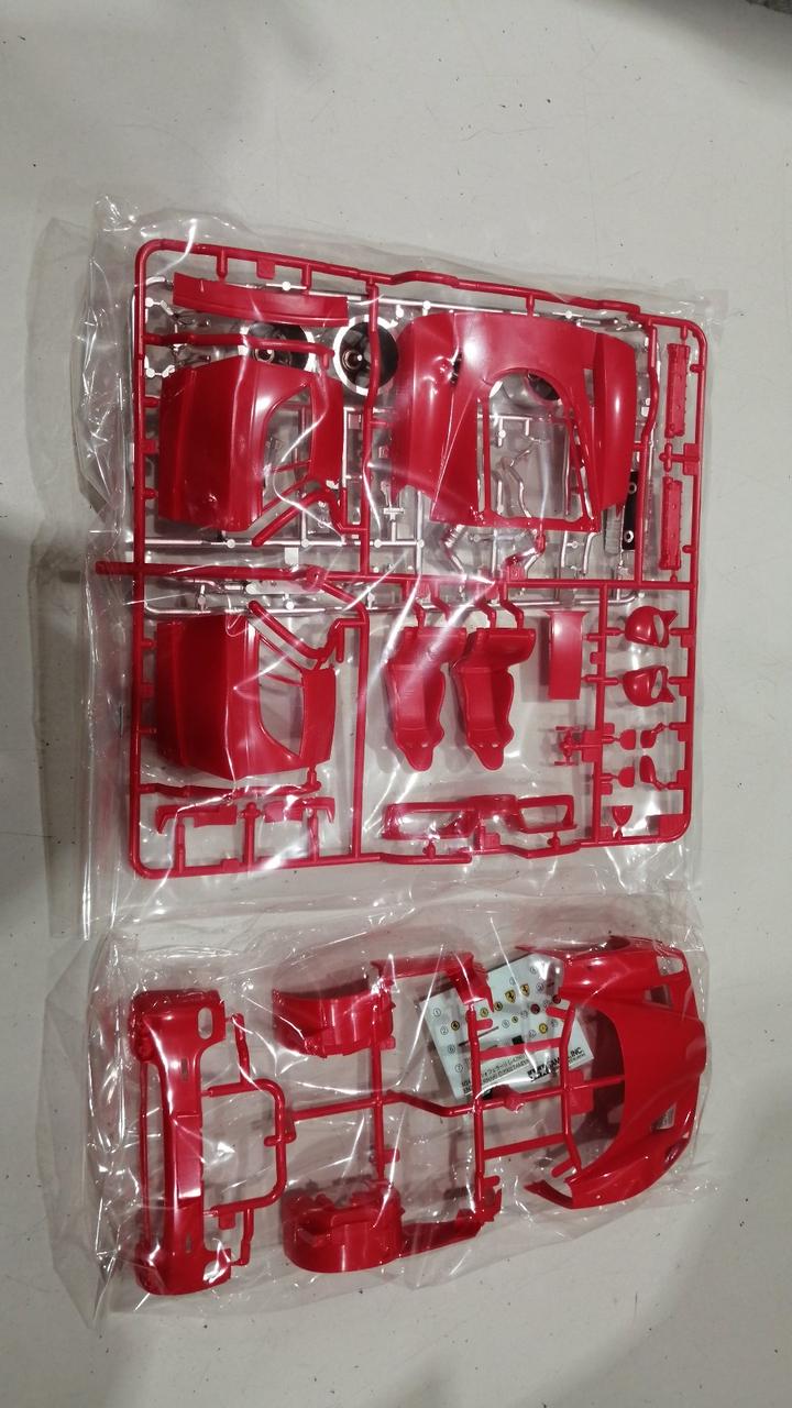 TAMIYA 1/24 Sports Car Series Enzo Ferrari