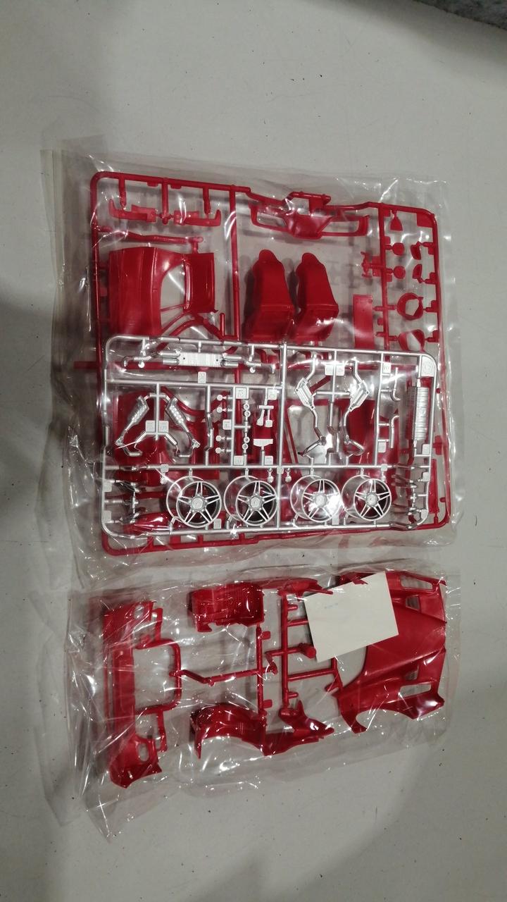 TAMIYA 1/24 Sports Car Series Enzo Ferrari