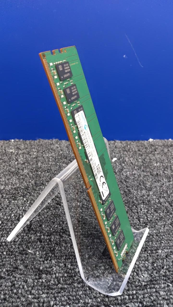 SAMSUNG Memory: DDR4 16GB M391A2K43BB1-CPBQ