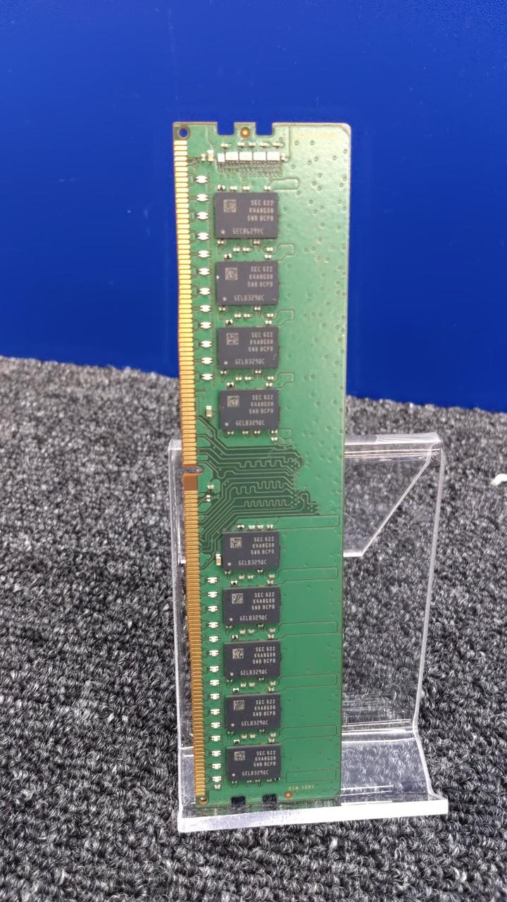 SAMSUNG Memory: DDR4 16GB M391A2K43BB1-CPBQ