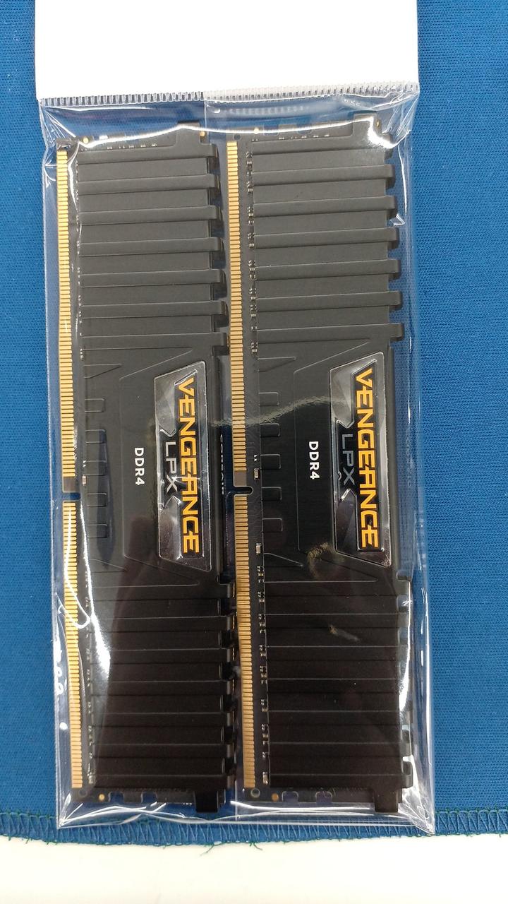 CORSAIR Desktop DDR4 Memory DDR4 32GB 2666MHZ