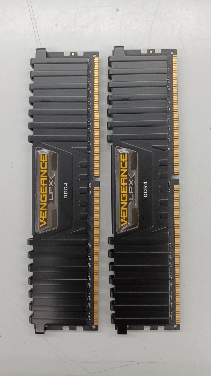 CORSAIR Desktop memory CMK16GX4M2A2133C13