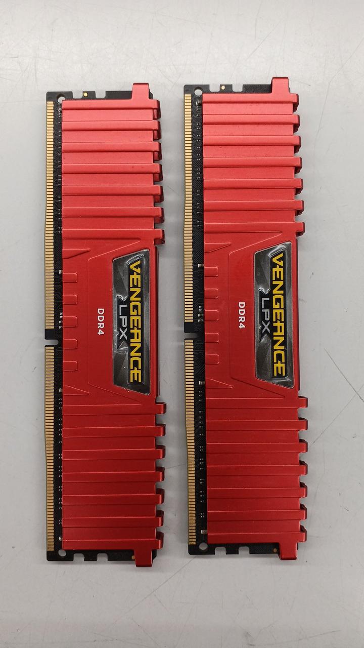 CORSAIR Desktop Memory CMK32GX4M2A2666C16R