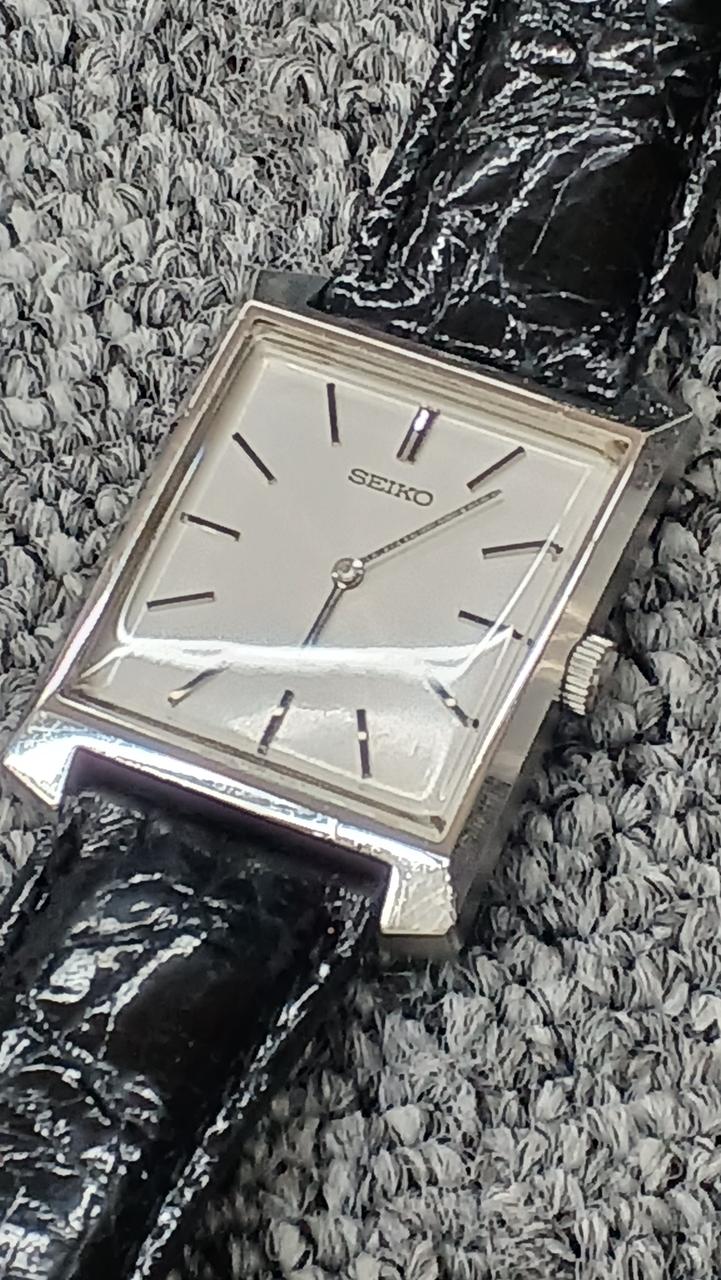 SEIKO Manual Wind Wristwatch 2220-3031