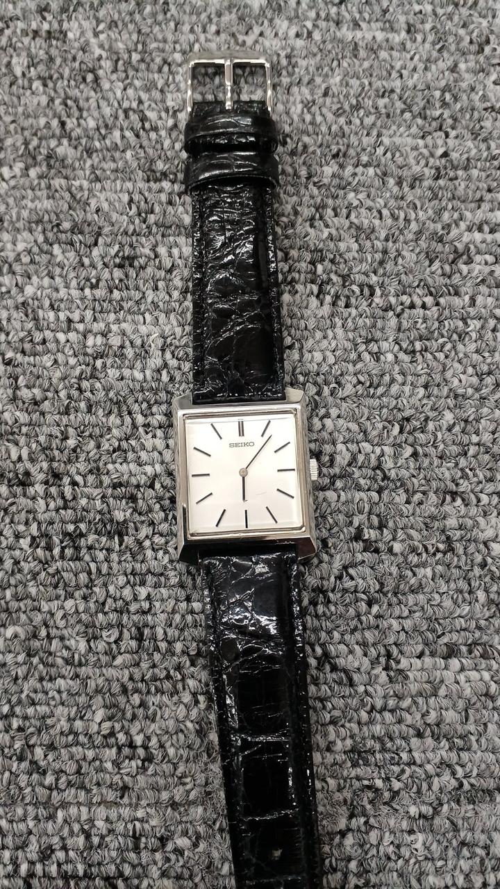 SEIKO Manual Wind Wristwatch 2220-3031