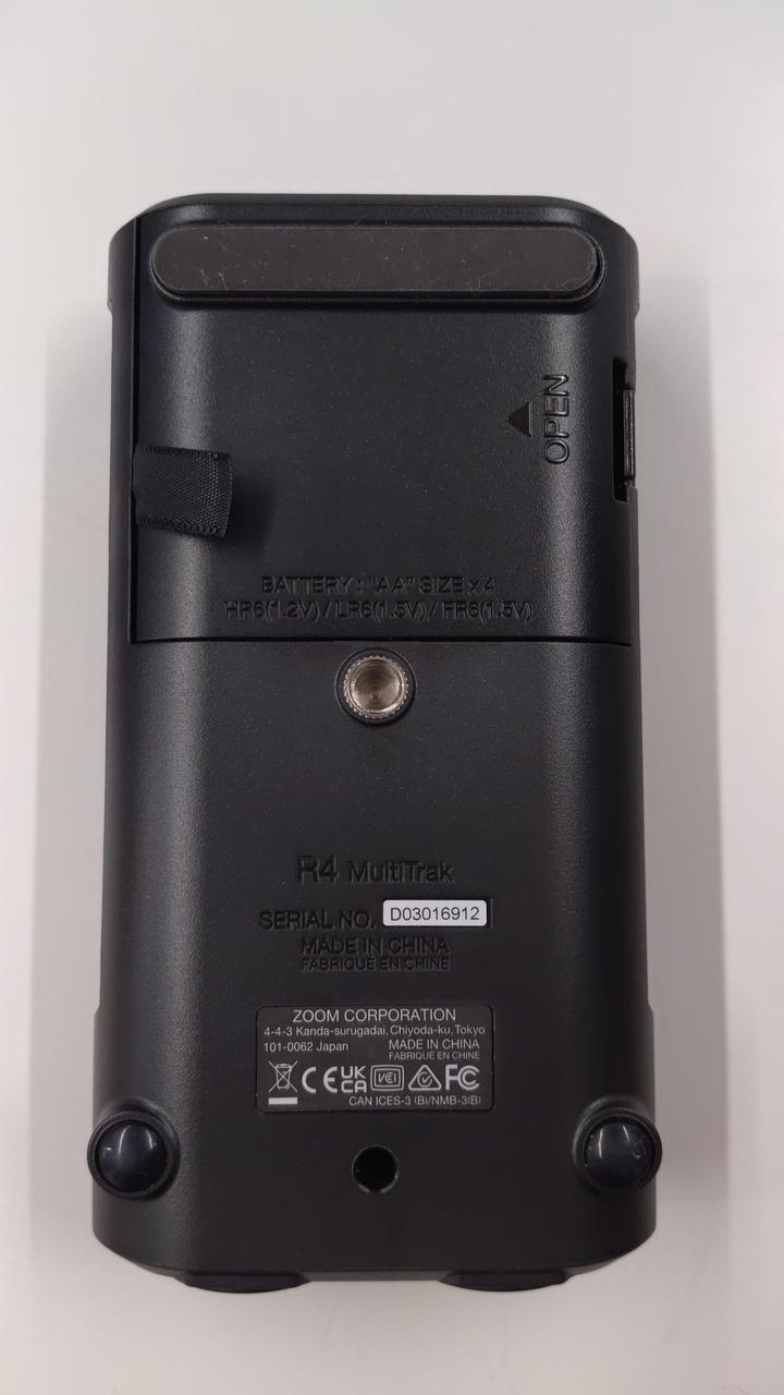 ZOOM Portable MTR R4 MULTITRACK