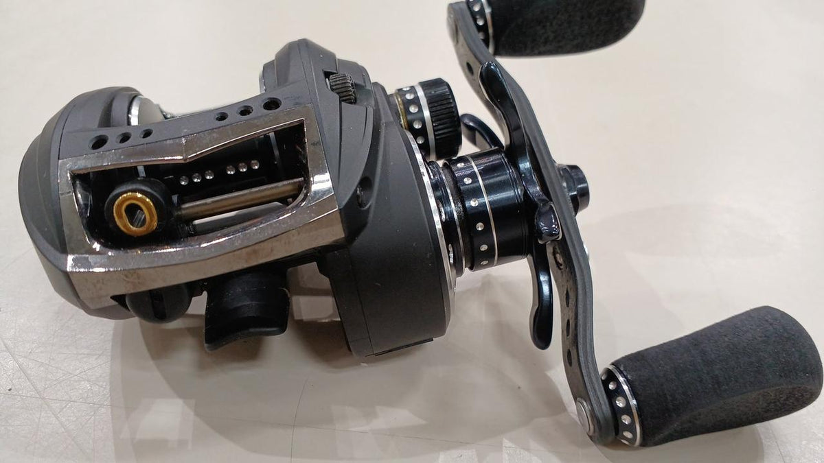 ABUGARCIA Baitcasting Reel REVO MGX-L