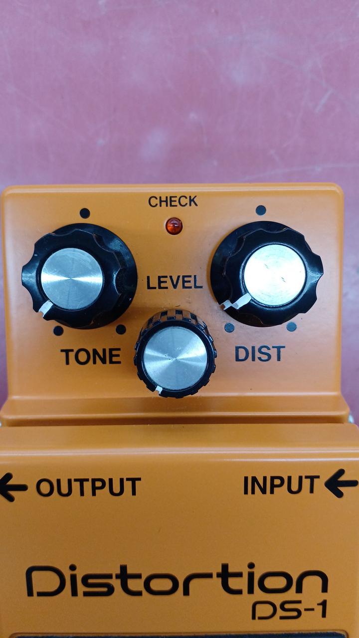 BOSS Distortion DS-1 - Banzai Thrifting | BanzaiHobby