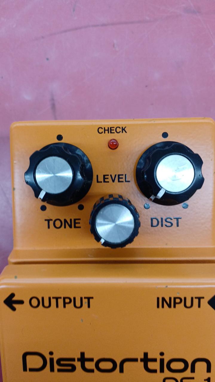 BOSS Distortion DS-1 - Banzai Thrifting | BanzaiHobby